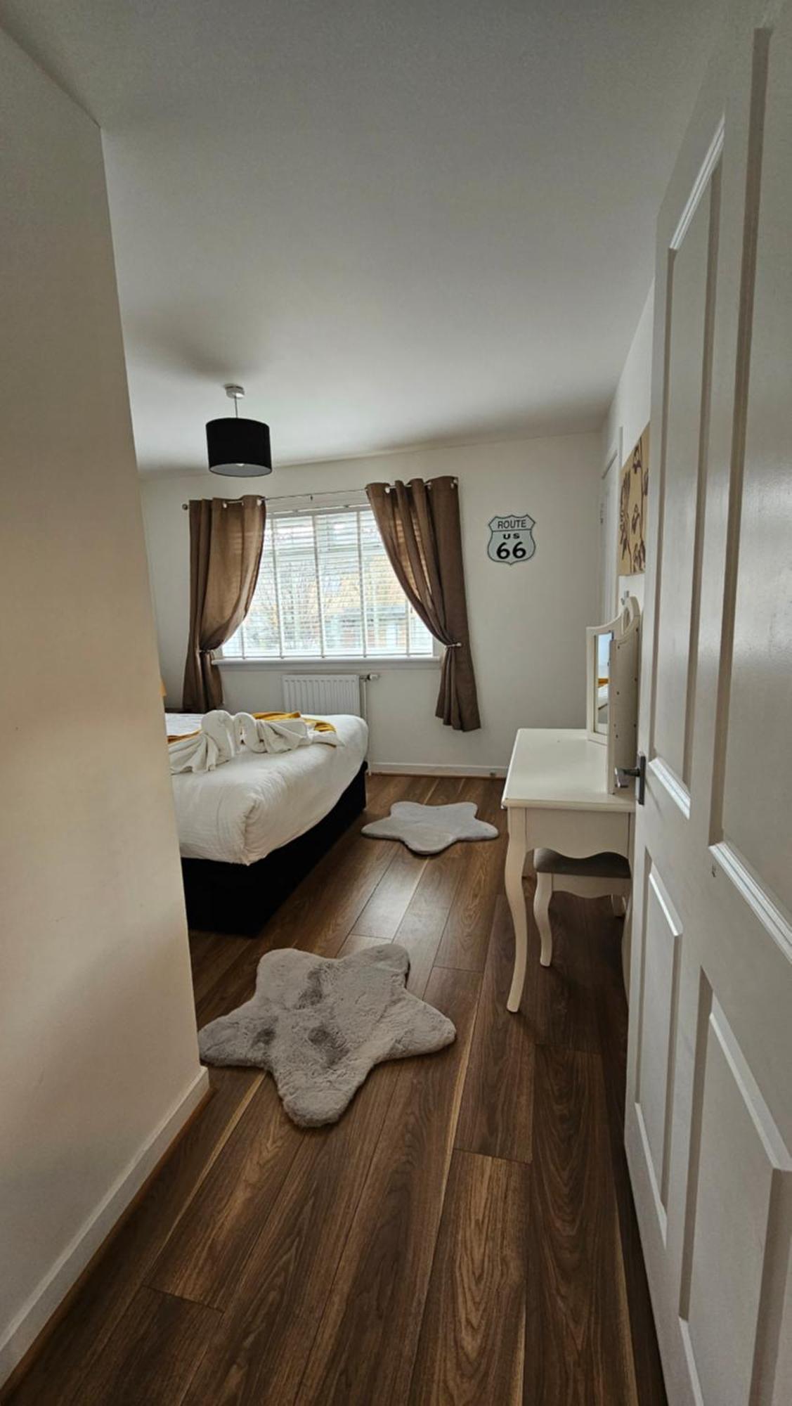 Silverburn New House With Free Parking And Nice Garden Glasgow Bagian luar foto