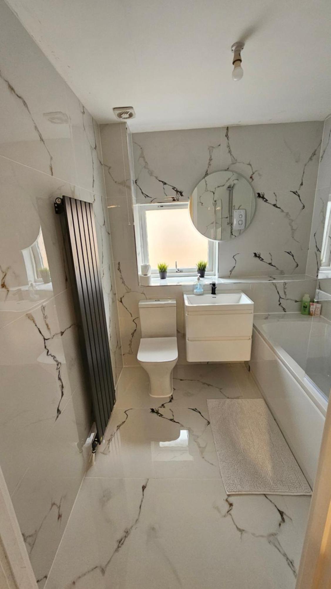 Silverburn New House With Free Parking And Nice Garden Glasgow Bagian luar foto