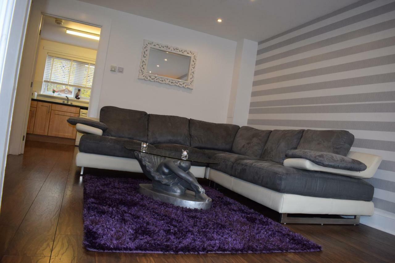 Silverburn New House With Free Parking And Nice Garden Glasgow Bagian luar foto