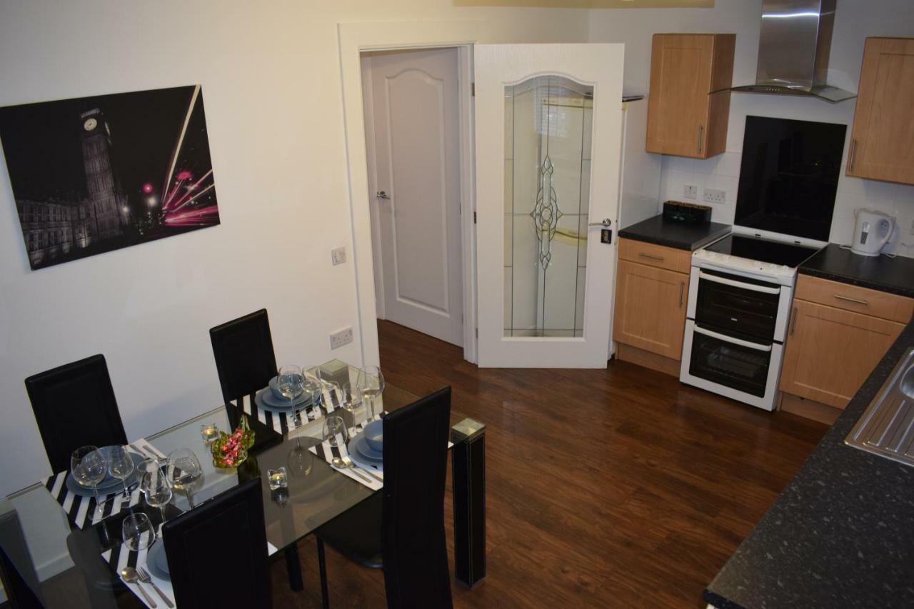 Silverburn New House With Free Parking And Nice Garden Glasgow Bagian luar foto
