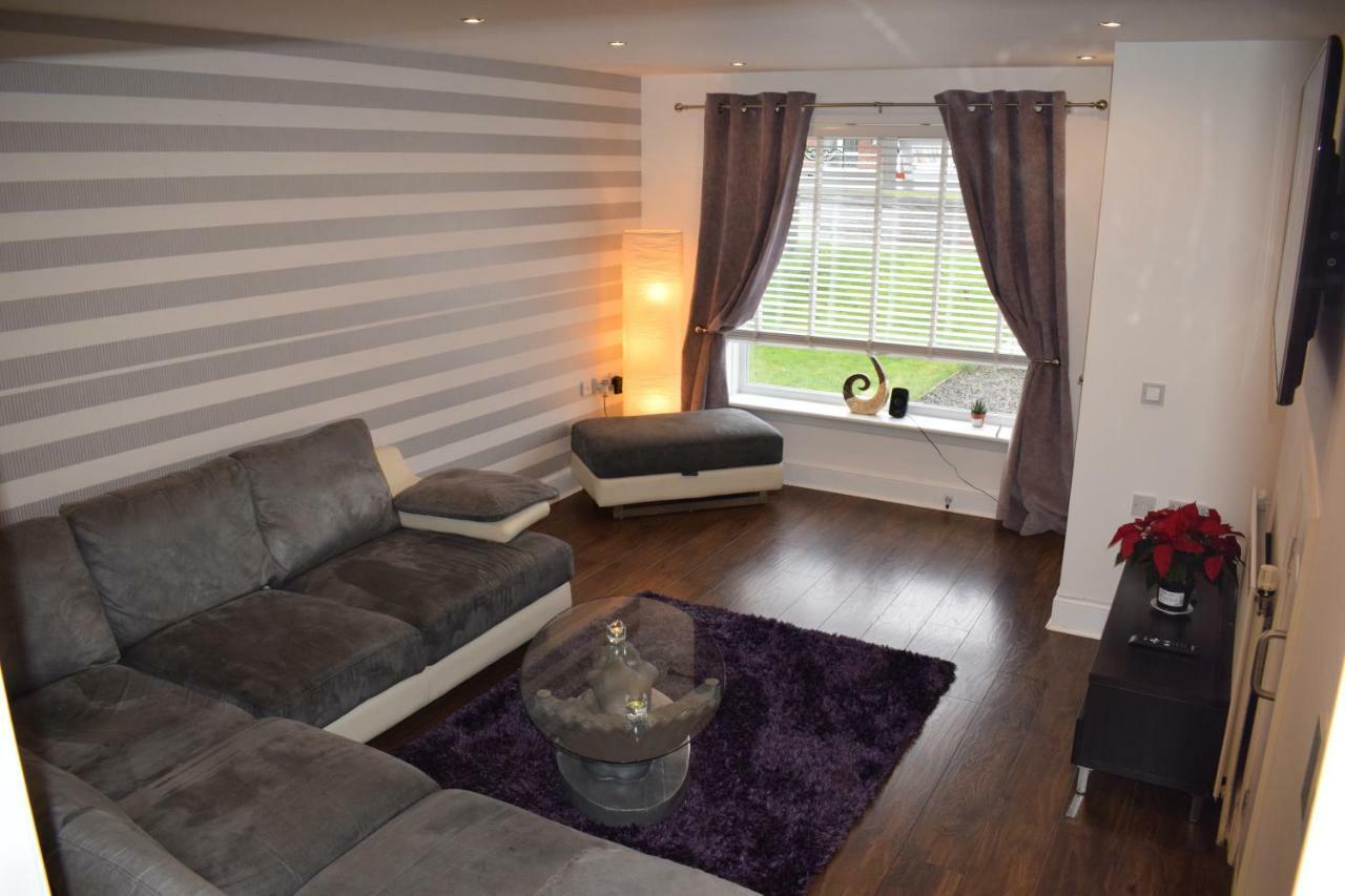 Silverburn New House With Free Parking And Nice Garden Glasgow Bagian luar foto