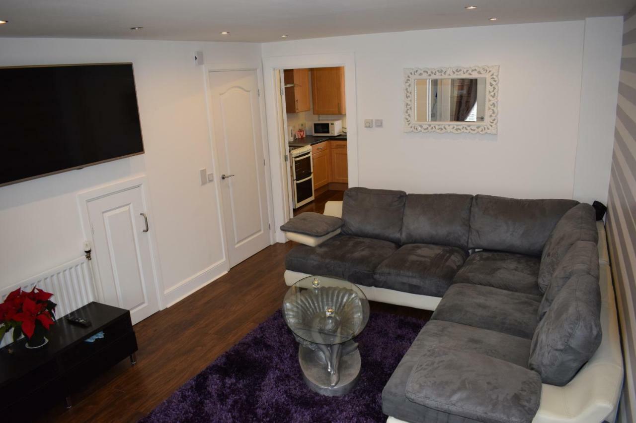 Silverburn New House With Free Parking And Nice Garden Glasgow Bagian luar foto