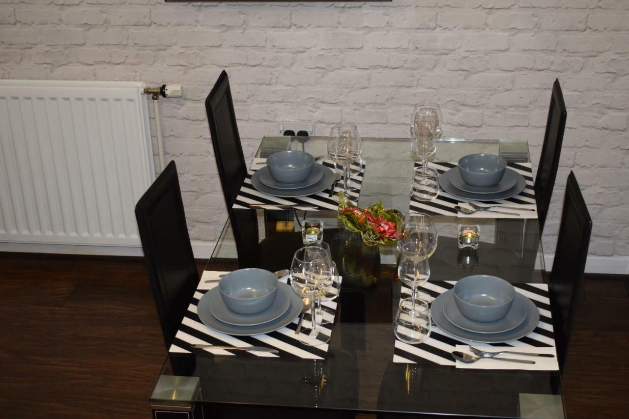 Silverburn New House With Free Parking And Nice Garden Glasgow Bagian luar foto